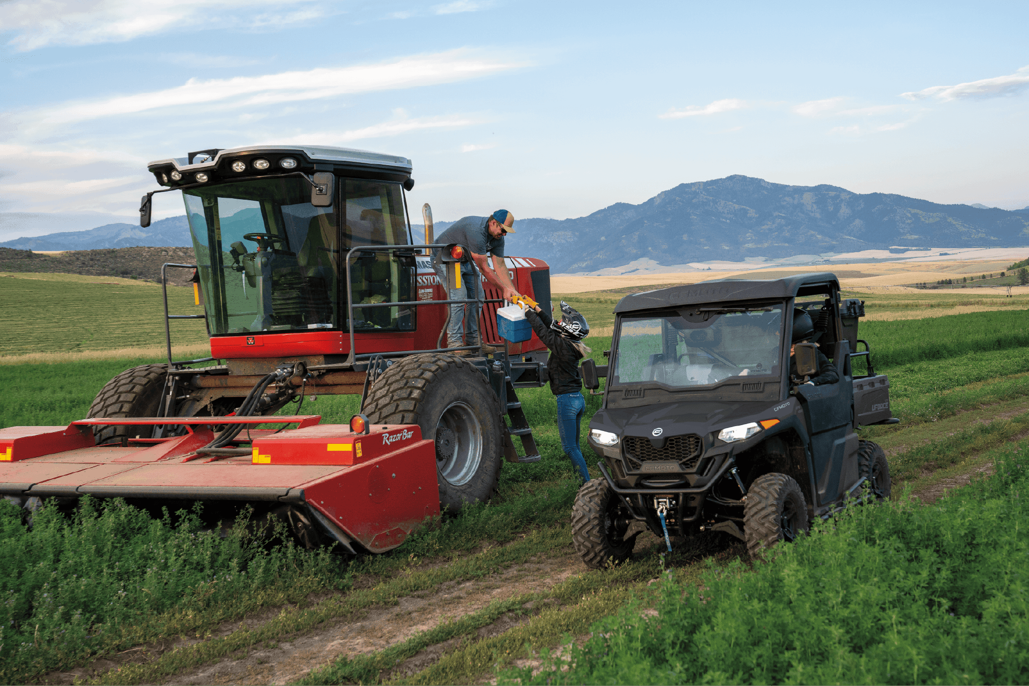https://assets.cfmoto.ca/production/Blogs/Image_article__2UFORCE_Farming.png