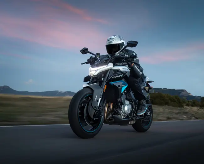 Hero Banner MOTOS Naked 2027 1