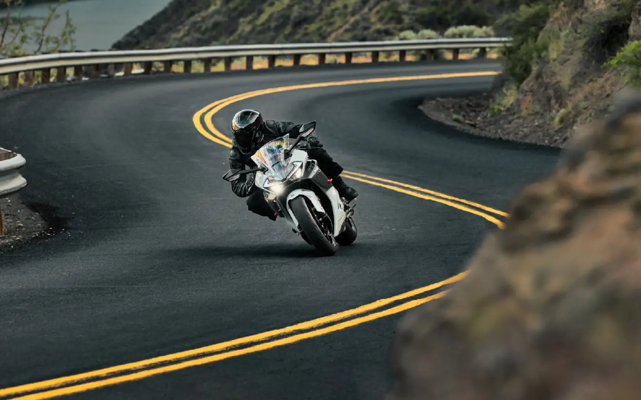 THRILLS COME STANDARD.